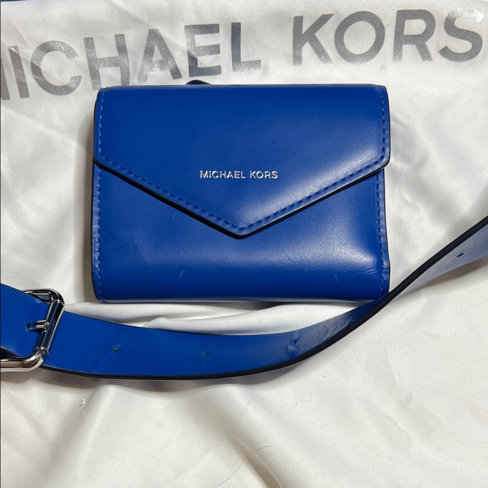 Michael Kors Vibrant Blue Tote and Wallet Set - Picture 2 of 7